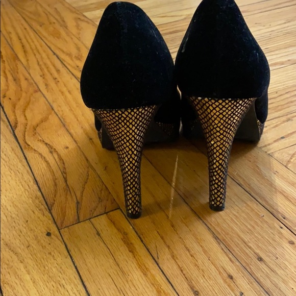Black Suede pumps Size 10 - Picture 3 of 7